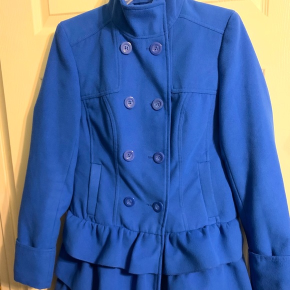 NWOT Xhilaration blue ruffle coat in MED - Picture 2 of 4